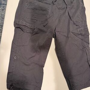 Women's Charcoal Capris